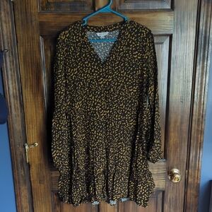 Nine West Black and Gold Patterned Top